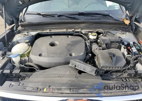 2020 Volvo Xc40 T5 Momentum z USA, uszkodzony, nr VIN YV4162UK5L2325825